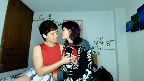 Snapshot of zafira_raven chatting on June 7, 3:32 am zafira_raven online show from June 7, 3:32 am