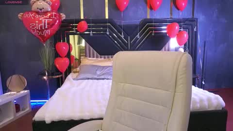 Zafiramoonn online show from February 18, 2:57 pm