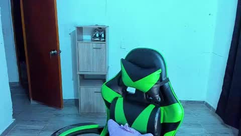 BiG Zafiro online show from April 7, 9:43 am