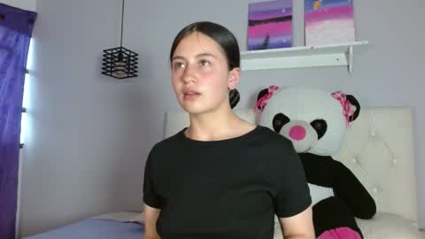 Snapshot of zaida_1 chatting on December 3, 8:51 pm Zaida online show from December 3, 8:51 pm