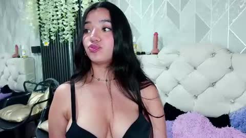 Snapshot of zaira_bonny chatting on July 2, 5:52 pm Zaira Bonny online show from July 2, 5:52 pm