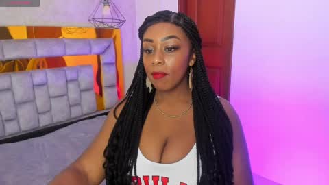 Snapshot of zalika__ chatting on April 13, 7:41 pm online show from April 13, 7:41 pm
