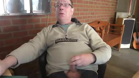 Snapshot of zalinger chatting on March 17, 12:19 pm zalinger online show from March 17, 12:19 pm