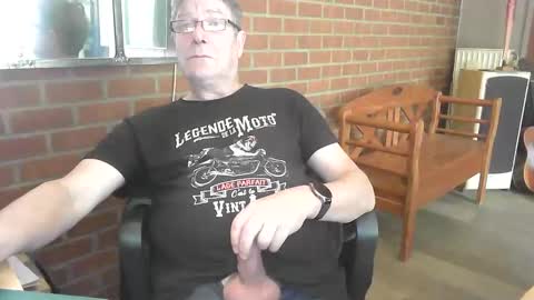 Snapshot of zalinger chatting on May 2, 1:38 pm zalinger online show from May 2, 1:38 pm