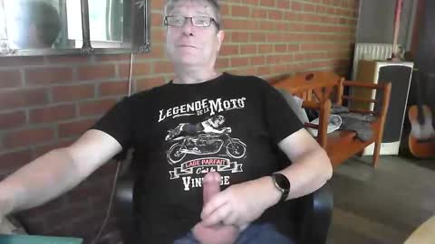 Snapshot of zalinger chatting on May 8, 4:45 pm zalinger online show from May 8, 4:45 pm