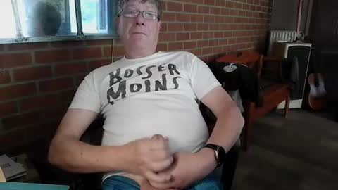 Snapshot of zalinger chatting on June 19, 9:24 am zalinger online show from June 19, 9:24 am