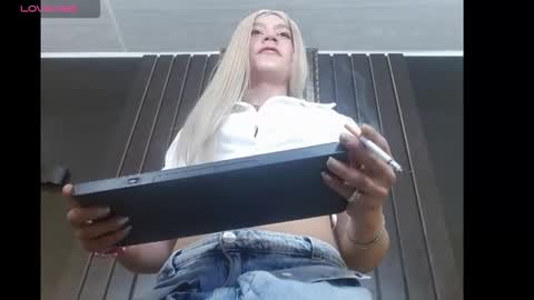 Snapshot of zalir_666 chatting on February 22, 1:51 am Megan online show from February 22, 1:51 am