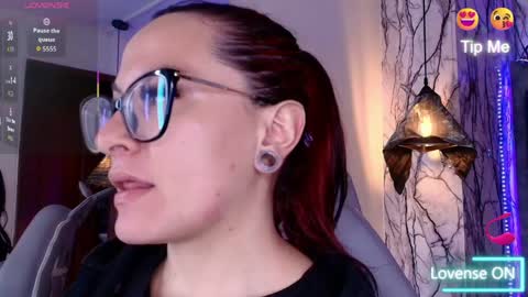   online show from April 6, 5:47 pm