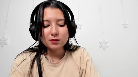 zammii69 online show from February 20, 9:04 pm