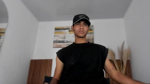 Snapshot of zander_2120 chatting on April 18, 1:37 pm Zander online show from April 18, 1:37 pm