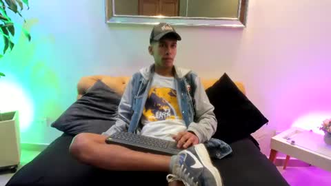 Snapshot of zane_belville chatting on June 12, 11:31 am Zane Belville online show from June 12, 11:31 am