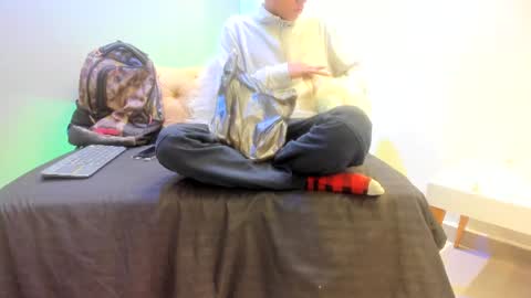 Snapshot of zane_belville chatting on June 20, 11:24 am Zane Belville online show from June 20, 11:24 am
