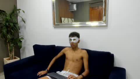 Snapshot of zane_belville chatting on July 22, 11:13 am Zane Belville online show from July 22, 11:13 am