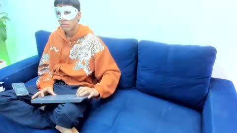Snapshot of zane_belville chatting on July 23, 11:52 am Zane Belville online show from July 23, 11:52 am