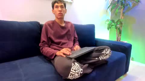 Snapshot of zane_belville chatting on July 31, 11:09 am Zane Belville online show from July 31, 11:09 am