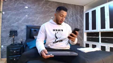 zanemaverick online show from February 21, 11:44 am