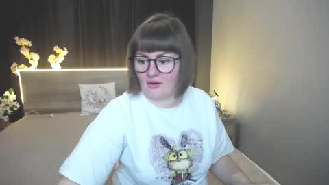 zannadreil online show from April 18, 11:36 am