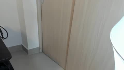 Snapshot of zanxley_ chatting on December 7, 5:37 am zanxley_ online show from December 7, 5:37 am