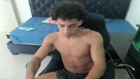 Snapshot of zanxley_ chatting on December 28, 3:37 pm zanxley_ online show from December 28, 3:37 pm