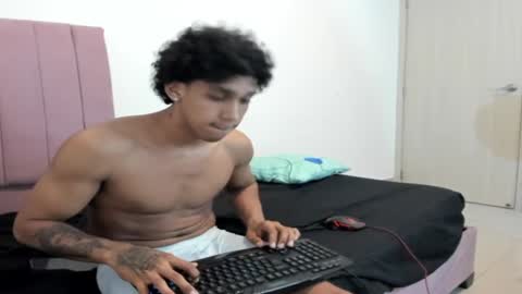 Snapshot of zanxley_ chatting on January 6, 10:26 pm zanxley_ online show from January 6, 10:26 pm