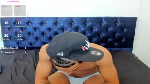 Snapshot of zanxley_ chatting on February 7, 7:17 pm zanxley_ online show from February 7, 7:17 pm