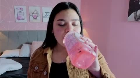 Snapshot of zara__sweet chatting on June 8, 2:06 pm Zara Sweet online show from June 8, 2:06 pm