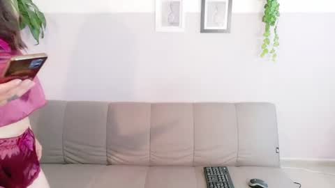 Snapshot of zara_fire chatting on July 4, 9:21 pm zara_fire online show from July 4, 9:21 pm