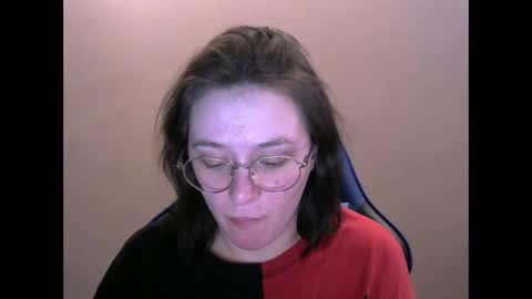 Snapshot of zara_golden chatting on February 19, 10:23 am chaturcum online show from February 19, 10:23 am