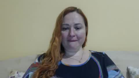 Snapshot of zara_red chatting on April 25, 10:40 am Kate. if im not here im here foxy red333 online show from April 25, 10:40 am