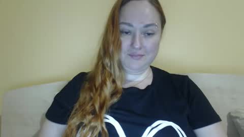 Snapshot of zara_red chatting on April 28, 10:42 am Kate. if im not here im here foxy red333 online show from April 28, 10:42 am
