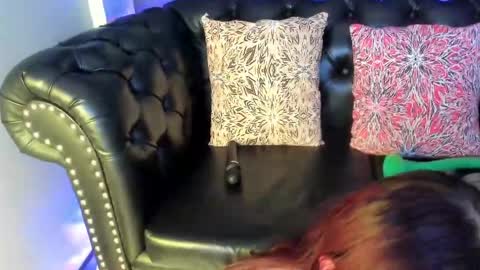 Snapshot of zara_snow chatting on April 24, 12:57 am zara online show from April 24, 12:57 am