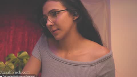 Snapshot of zarahlynch chatting on December 5, 9:06 pm Miss Lynch   Next show  2911 online show from December 5, 9:06 pm