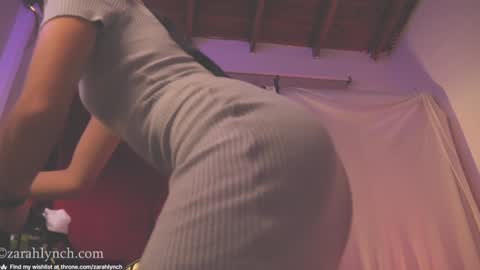 Snapshot of zarahlynch chatting on December 6, 12:12 am Miss Lynch   Next show  2911 online show from December 6, 12:12 am