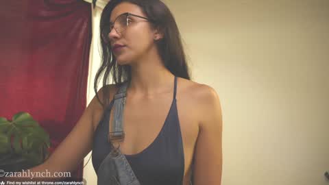 Snapshot of zarahlynch chatting on December 11, 9:01 pm Miss Lynch   Next show  2911 online show from December 11, 9:01 pm