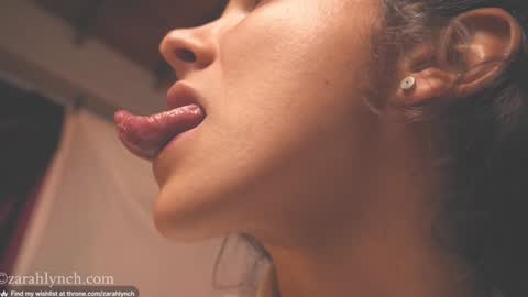 Snapshot of zarahlynch chatting on December 17, 2:55 am Miss Lynch   Next show  2911 online show from December 17, 2:55 am