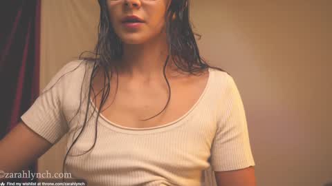 Snapshot of zarahlynch chatting on December 17, 10:54 pm Miss Lynch   Next show  2911 online show from December 17, 10:54 pm