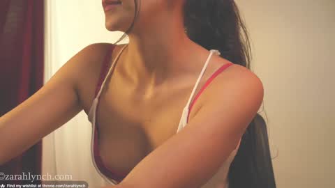 Snapshot of zarahlynch chatting on December 18, 9:29 pm Miss Lynch   Next show  2911 online show from December 18, 9:29 pm