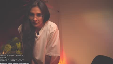 Snapshot of zarahlynch chatting on January 13, 1:45 am Miss Lynch   Next show  2911 online show from January 13, 1:45 am