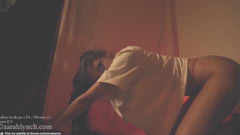 Snapshot of zarahlynch chatting on January 13, 4:50 am Miss Lynch   Next show  2911 online show from January 13, 4:50 am