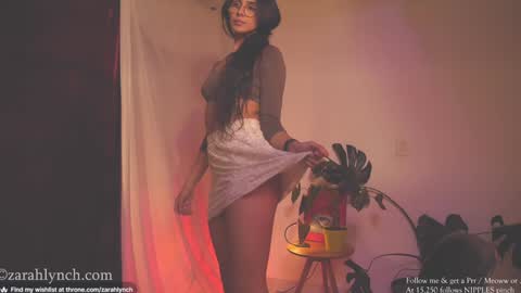 Snapshot of zarahlynch chatting on February 26, 12:49 am Miss Lynch   Next show  2911 online show from February 26, 12:49 am