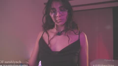 Snapshot of zarahlynch chatting on October 27, 1:42 am Miss Lynch   Next show  2911 online show from October 27, 1:42 am