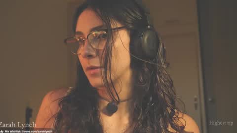 Snapshot of zarahlynch chatting on April 14, 11:11 pm Miss Lynch Next show 2911 online show from April 14, 11:11 pm