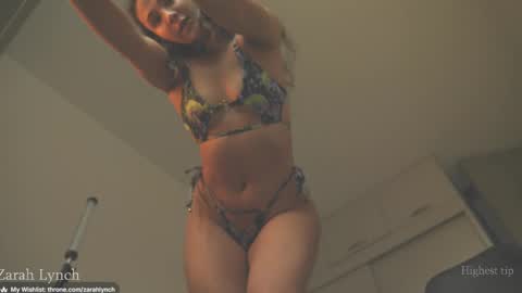 Snapshot of zarahlynch chatting on April 16, 9:39 pm Miss Lynch Next show 2911 online show from April 16, 9:39 pm