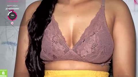 Snapshot of zararaina chatting on March 9, 11:25 am zararaina online show from March 9, 11:25 am