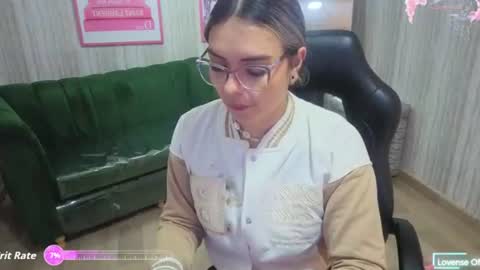 Snapshot of zarcasutra_t chatting on June 11, 12:36 pm Isabella online show from June 11, 12:36 pm