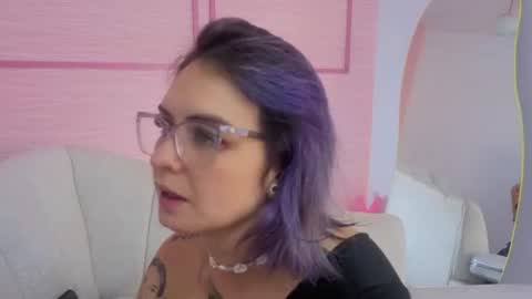 Snapshot of zarcasutra_t chatting on June 22, 12:46 pm Isabella online show from June 22, 12:46 pm