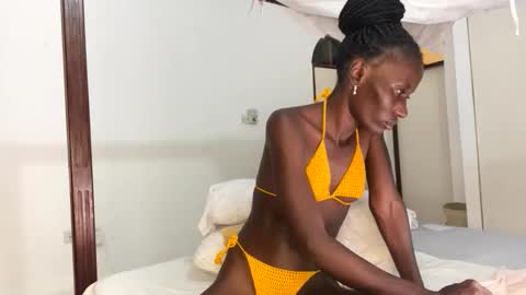Snapshot of zaria_amara chatting on June 4, 6:58 pm zaria_amara online show from June 4, 6:58 pm