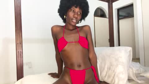 Snapshot of zaria_amara chatting on June 18, 6:01 pm zaria_amara online show from June 18, 6:01 pm