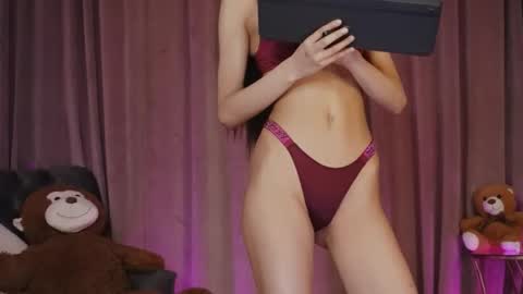 zariaavera online show from May 5, 4:20 am