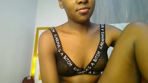Snapshot of zariah011 chatting on June 17, 10:10 pm zariah online show from June 17, 10:10 pm
